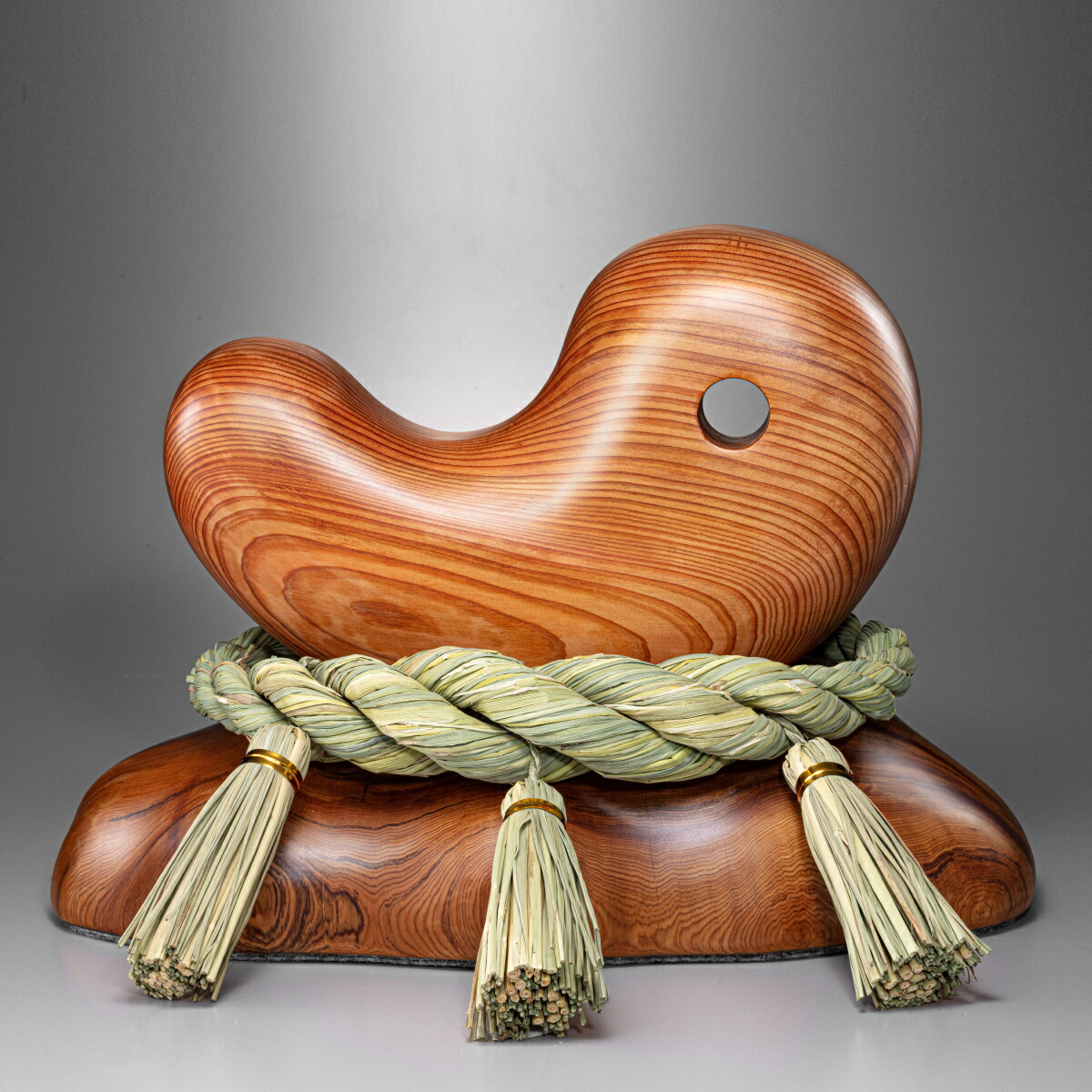 楽天市場】泊健一郎『屋久杉大勾玉』国産 稀少木 彫刻 勾玉 置物 高級