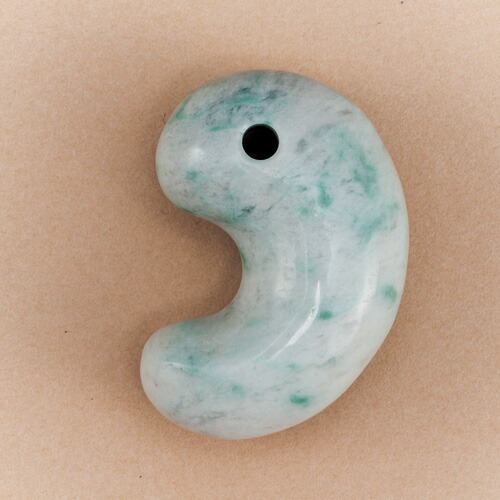 楽天市場】糸魚川 産 高級 本翡翠 『 大勾玉 』 鑑定書付き 国産 天然