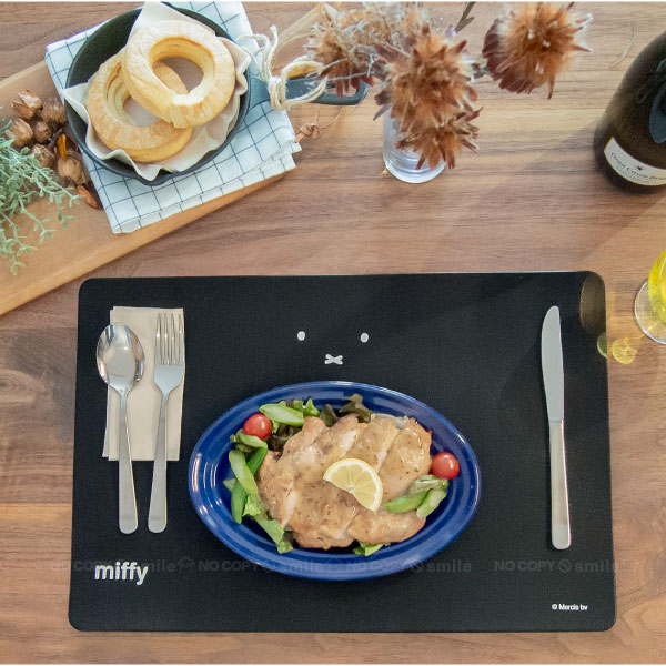 楽天市場】【在庫処分】miffy 拭けるランチョンマット 【ネコポス送料