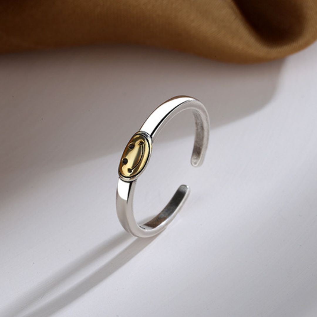 楽天市場】指輪 フリーサイズ ピタリング スマイル リング ニコちゃん