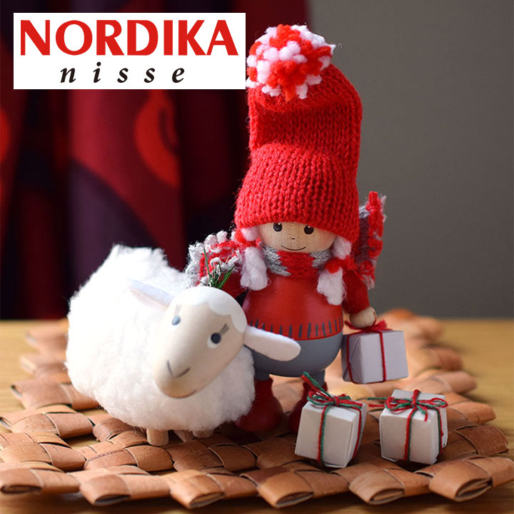 楽天市場】プレゼントを持った胴長女の子 ノルディカニッセ 北欧の人形