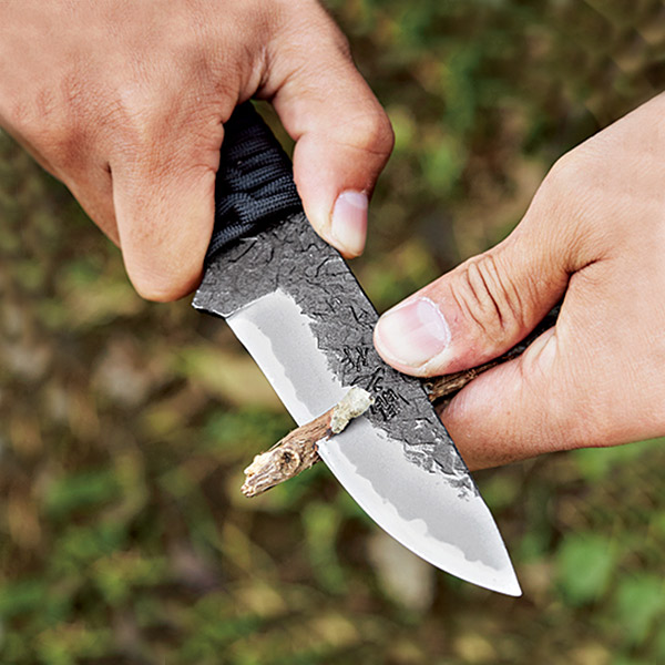 楽天市場】『黒両刃・パラコード巻き作業刀 』和式刃物 作業刀 両刃