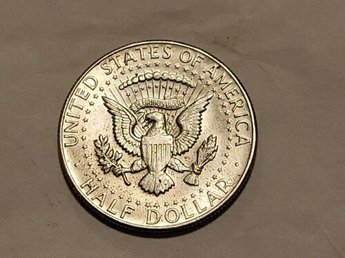 楽天市場】1967年 ケネディ銀貨 ハーフダラー ミントマークなし 銀40