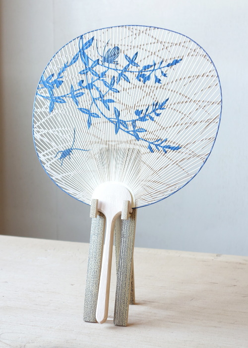 楽天市場】【京うちわ】【阿以波】並型両透うちわ 虫の音 /夏飾り/伝統