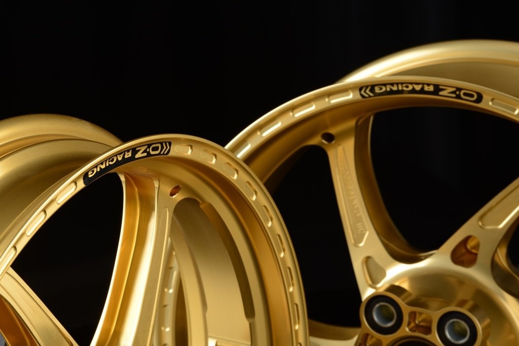 楽天市場】OZ Racing OZレーシング GASS RS-A アルミ鍛造ホイール ZZ