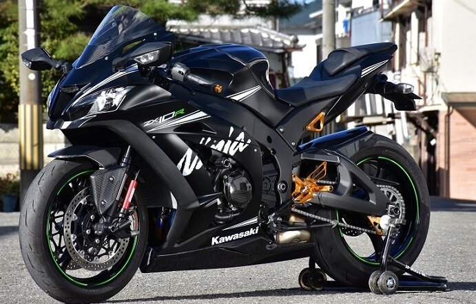 楽天市場】EIGHT(才谷屋) エイト(サイタニヤ) フルカウル／レース ZX