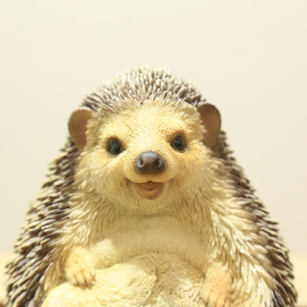 楽天市場】雑貨 置物・フィギュア：お座りハリネズミ*178 資材 : 遊恵