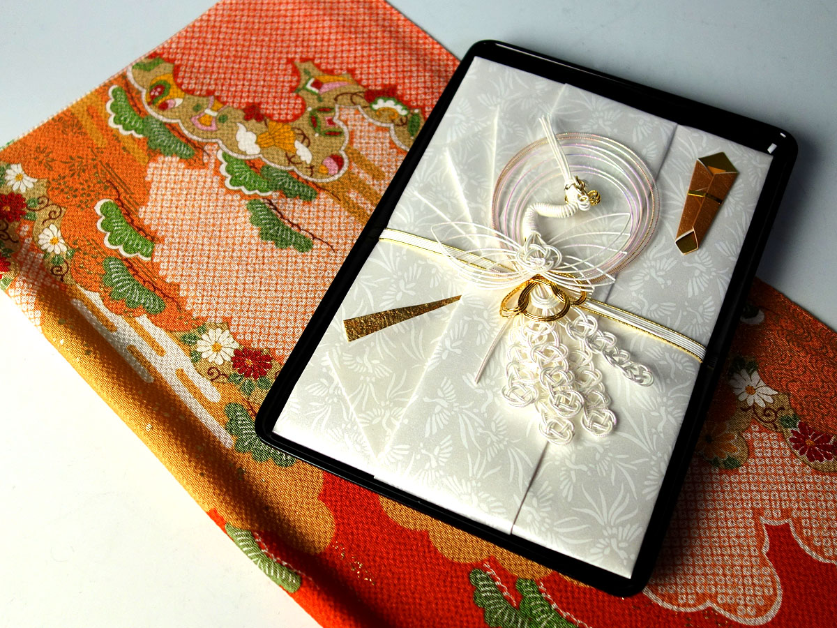 珍しい切手が手に入りました。大正ご婚儀発売当日消印しかも満月印です