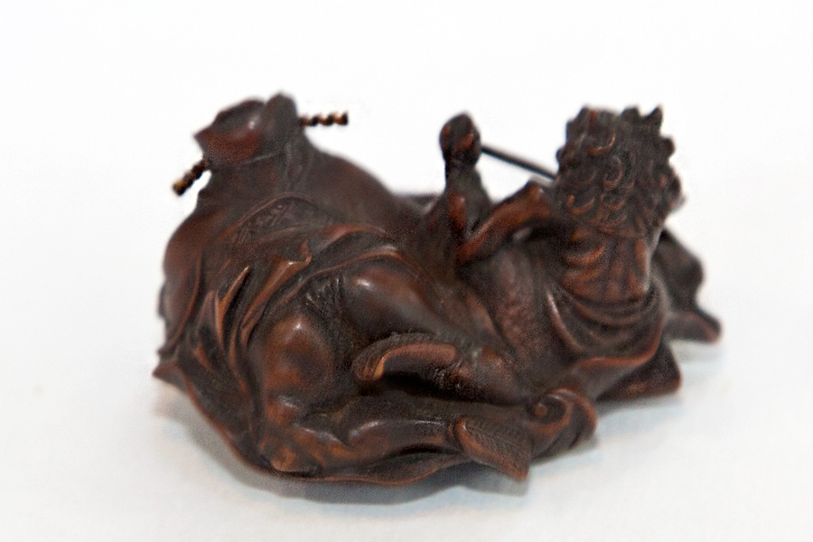 根付・閻魔と鬼（蓮舟） | 津田彫刻 －飛騨高山・一位一刀彫－