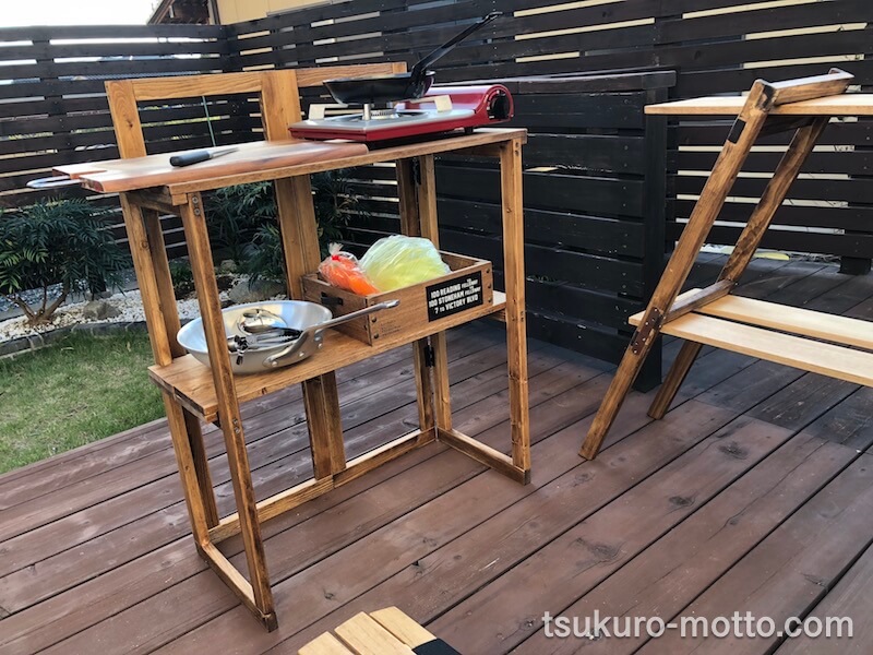 折りたたみ出来るキャンピングキッチンテーブルの作り方をご紹介