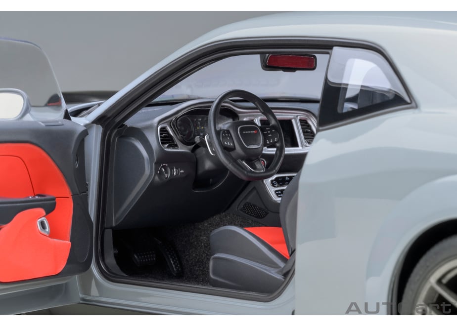 71774 1/18 ダッジ チャレンジャー R/T スキャットパック ワイドボディ