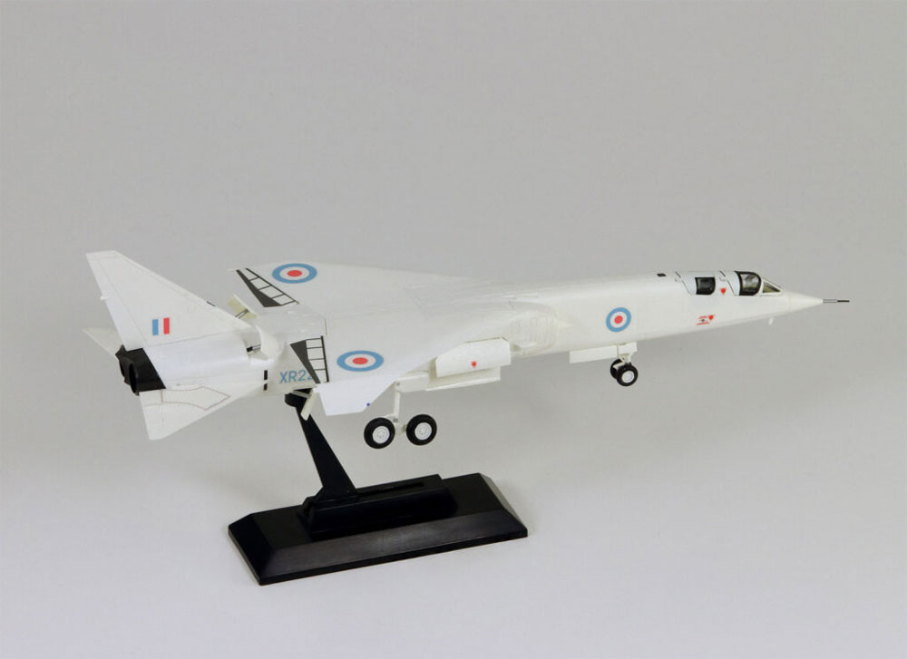 SN24 1/144 イギリス空軍 施策爆撃機 TSR-2【SN24:4986470020396