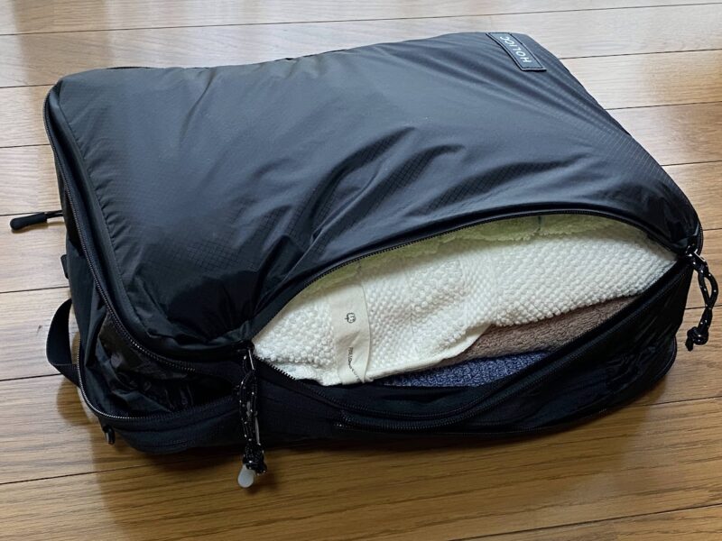 HOLICCの圧縮できるショルダーバッグ「PackBag」を使ってみた口コミ