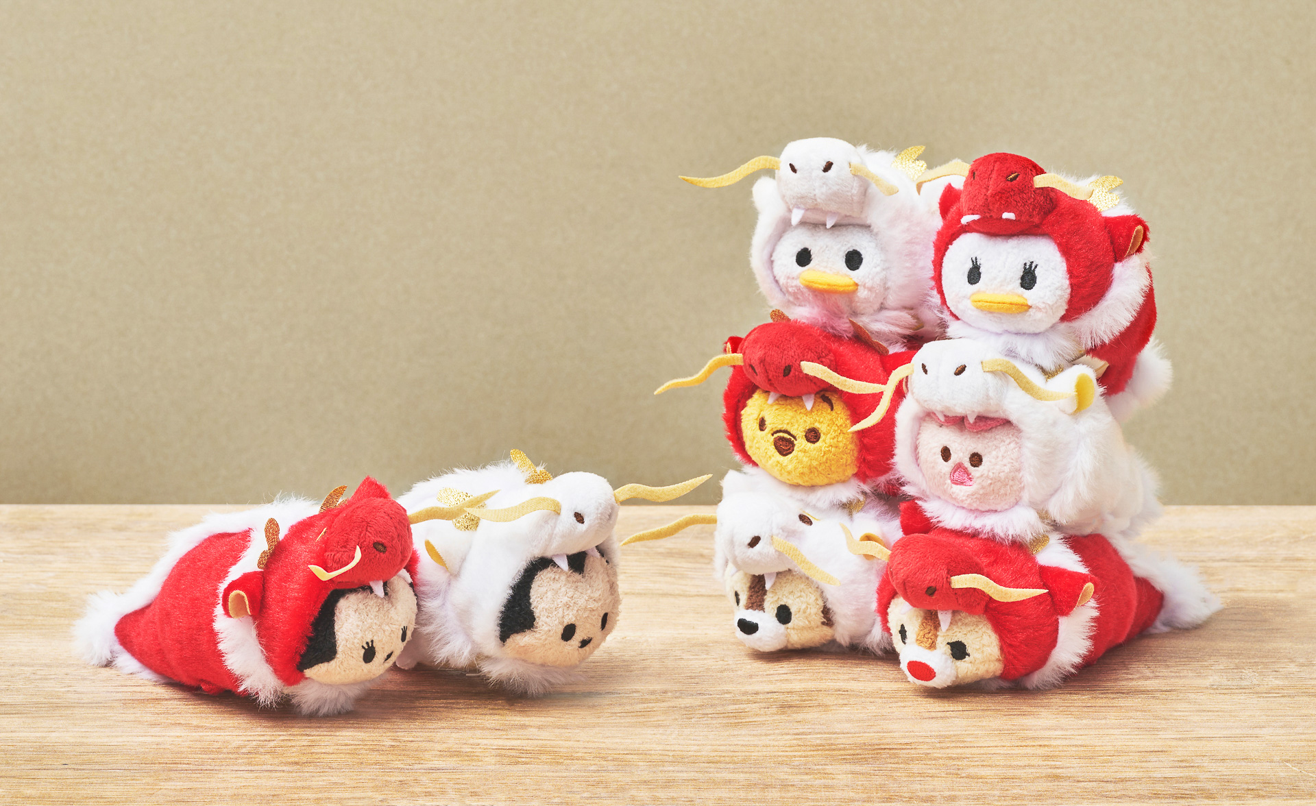 ディズニーストアの干支ツムで新年をお祝い！ 紅白カラーのツムを