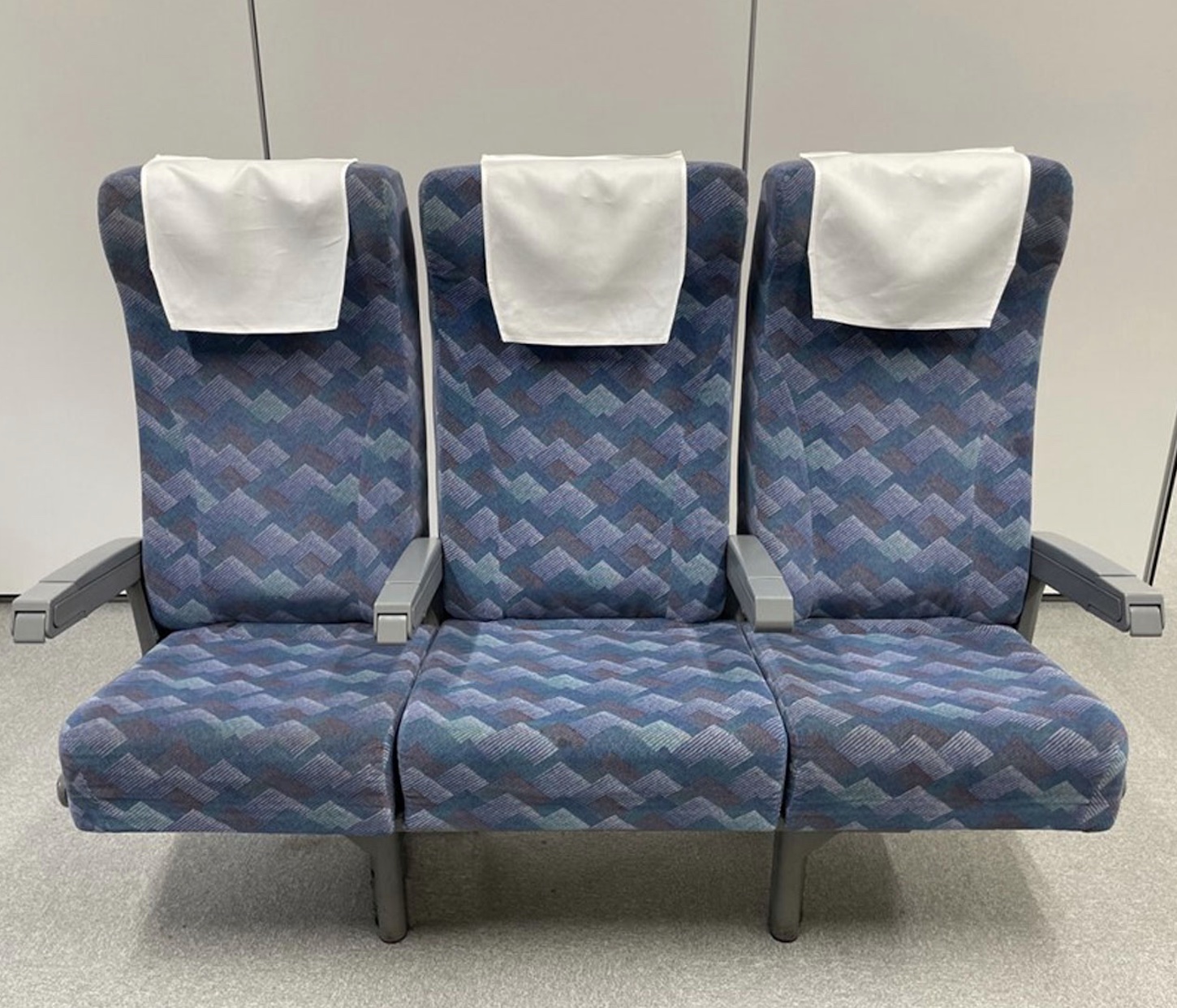 東海道新幹線700系の座席を抽選販売。限定18台で6月5日申込受付