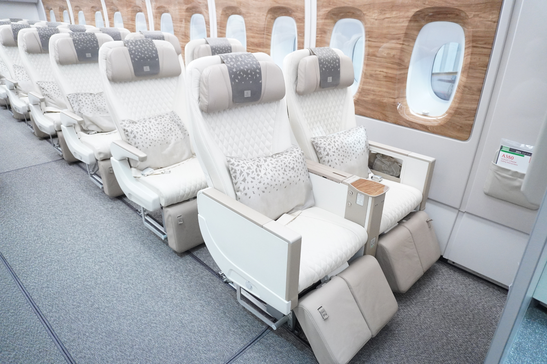 エミレーツ航空、関空～ドバイ線にエアバス A380型機導入でプレミアム