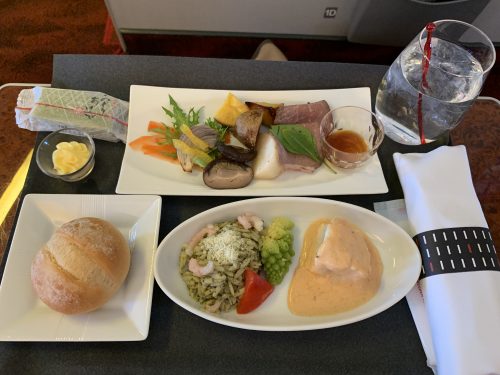 JAL機内販売で幻の焼酎「森伊蔵」を定価で購入したいー | 空にあしあと。