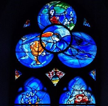 ザンクト・シュテファン教会 シャガールのステンドグラスに直線は