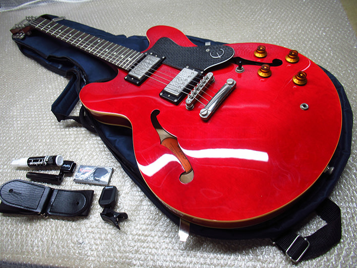 epiphone エピフォンのDOT CH エレキギター セミアコースティック