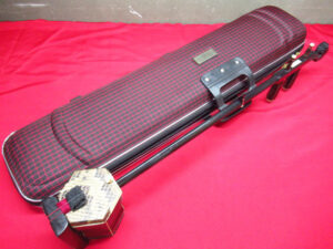 高級琴 13弦 綾杉彫り くり甲 高級玉緑包み柏葉 蒔絵 研水 猫足 琴柱を