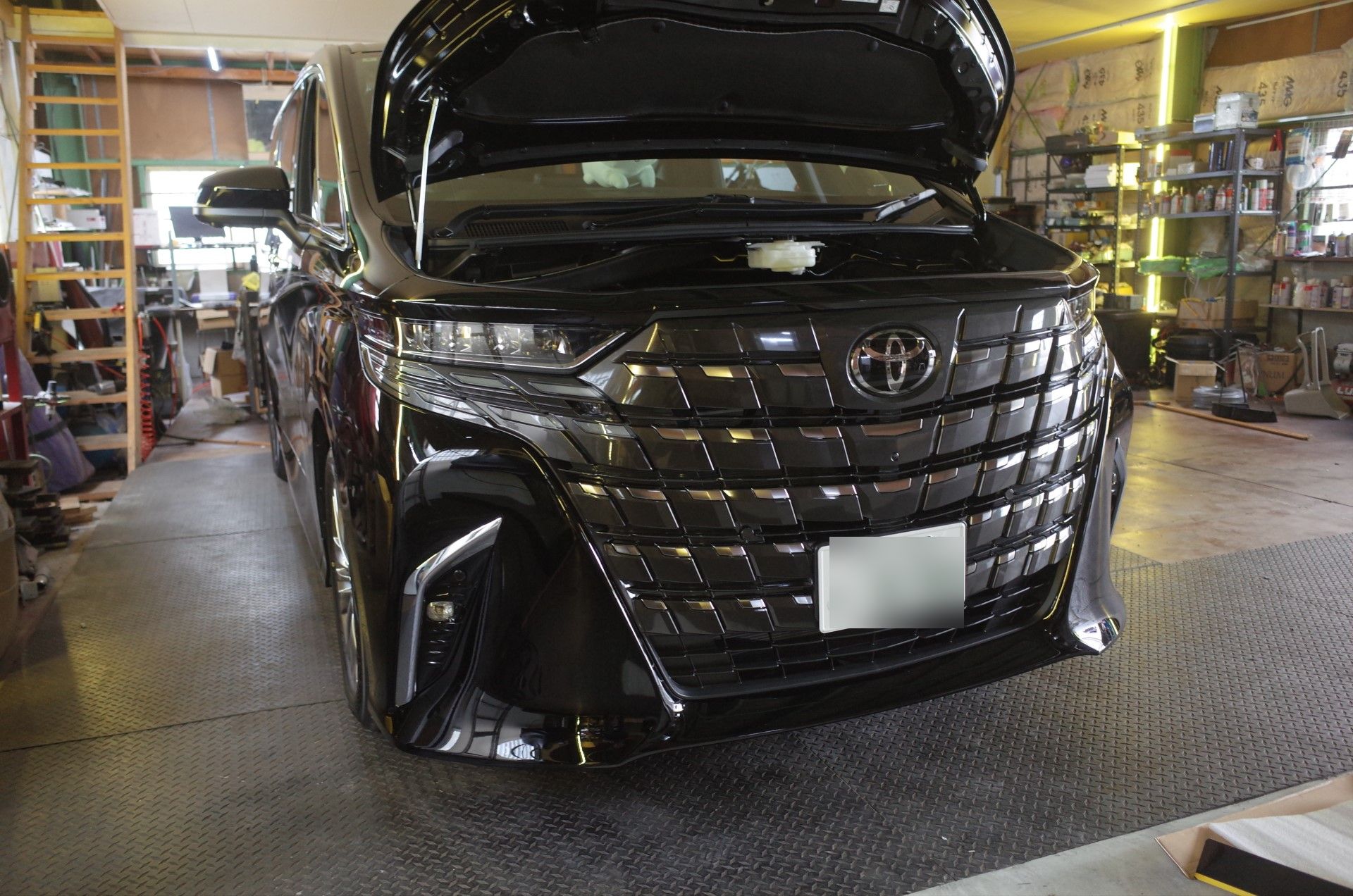 40アルファードのシグネチャーイルミ取り付け | トレードゲート