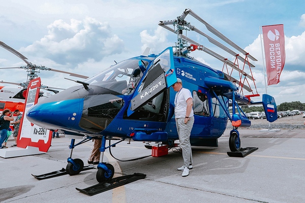 ロシア製二重反転ヘリコプター「Ka-226T」の最新型 MAKS-2021で初