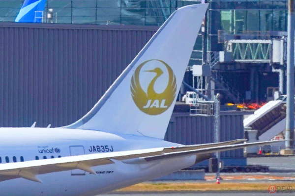 伝説のJAL「金の鶴丸」機、突如復活！…でもなぜ？ ”2代目”誕生 羽田