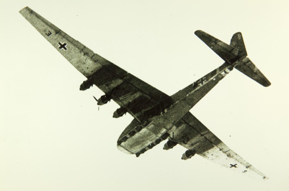 戦車も運べる”空飛ぶ巨人” ドイツ輸送機Me323「ギガント」の初飛行日