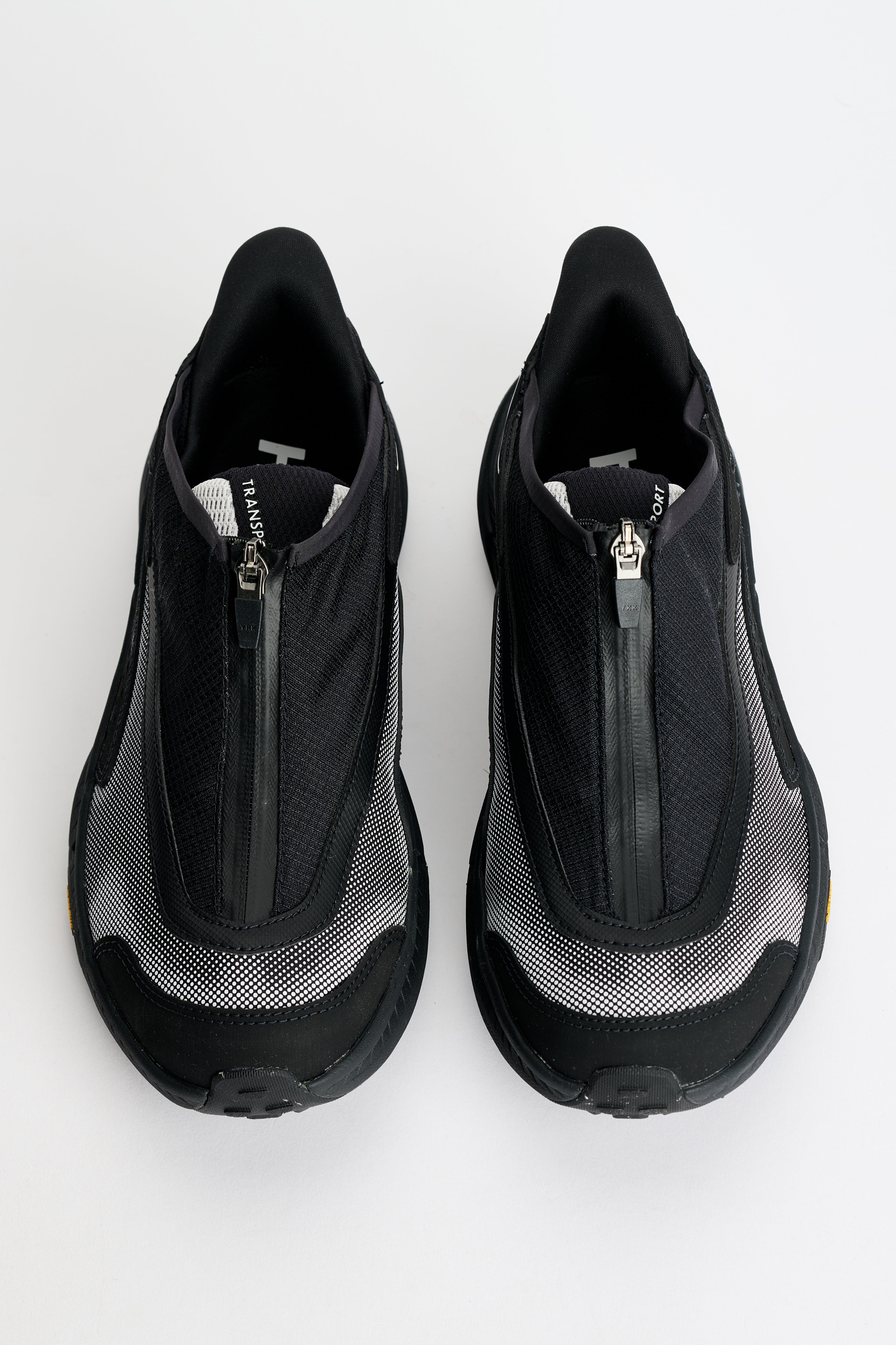 HOKA U Project Transport TS Black / White – Très Bien