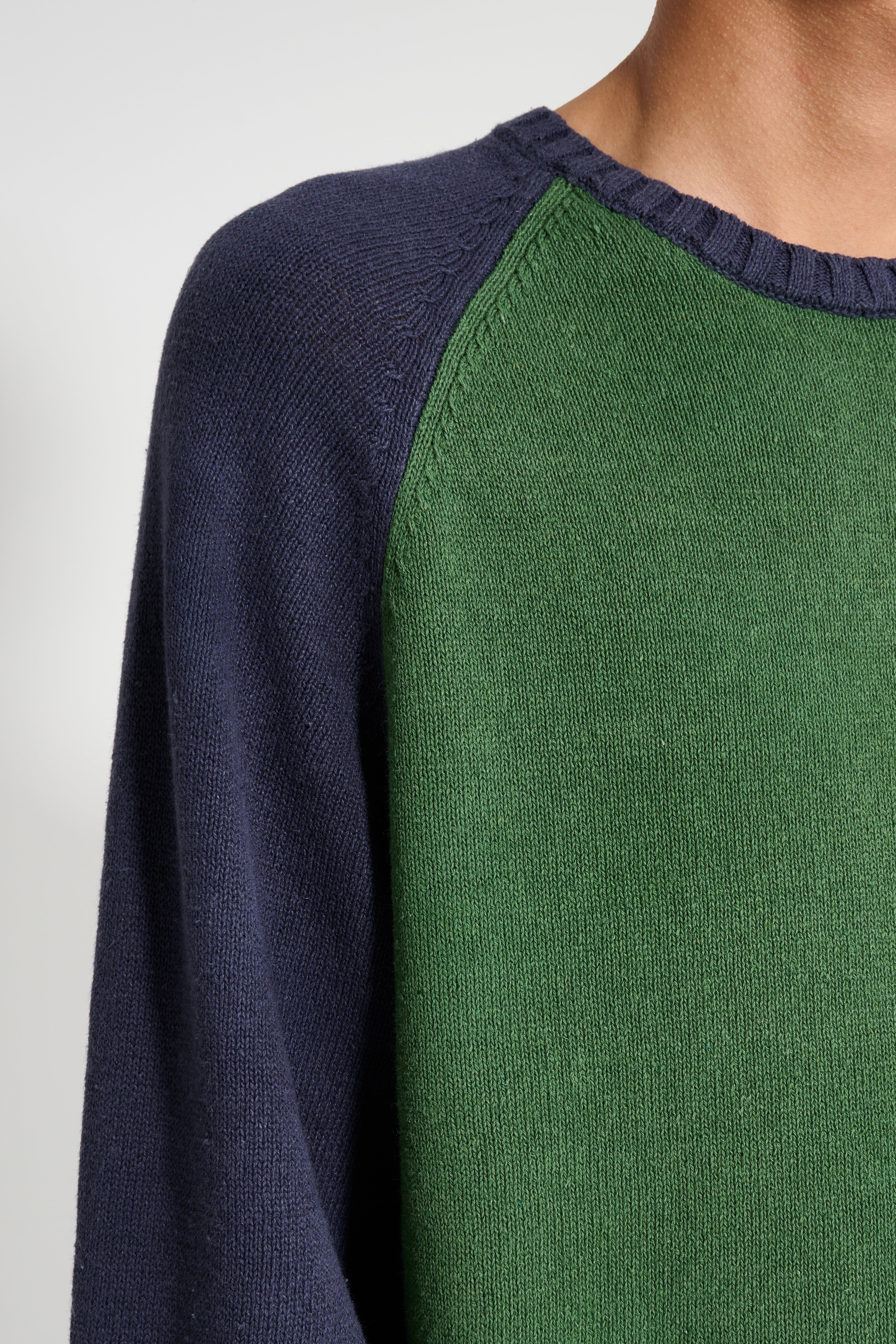 Stüssy Color Blocked Raglan Crew Green – Très Bien