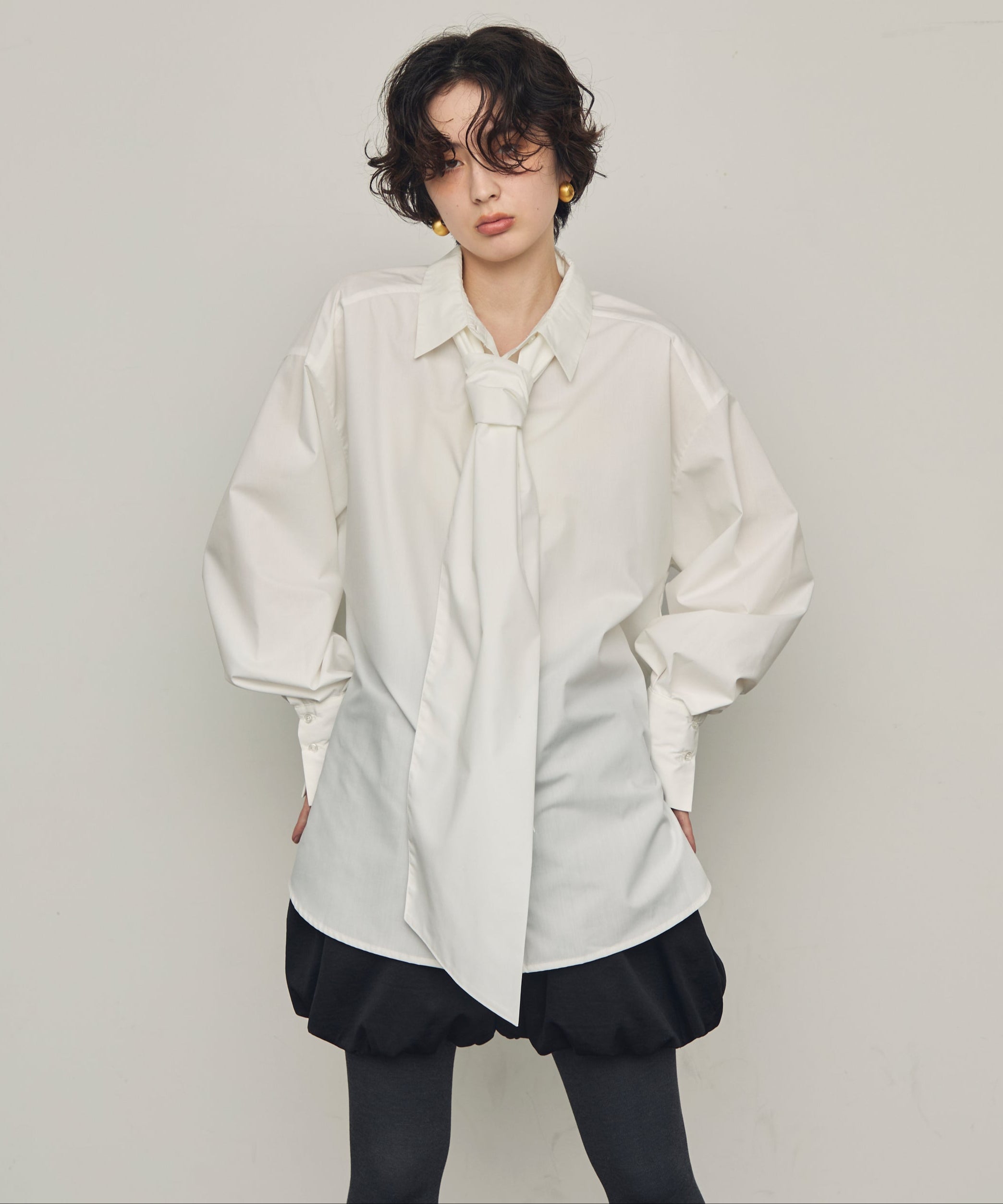 ボウタイ付きロングスリーブシャツ | Trish