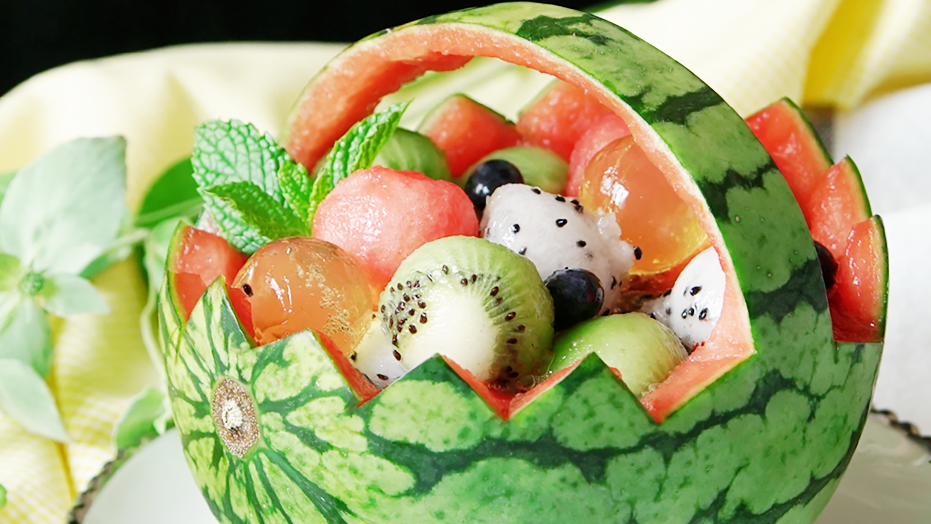 南国ピクニック】フルーツたっぷり贅沢サマーバスケット | TASTEMADE