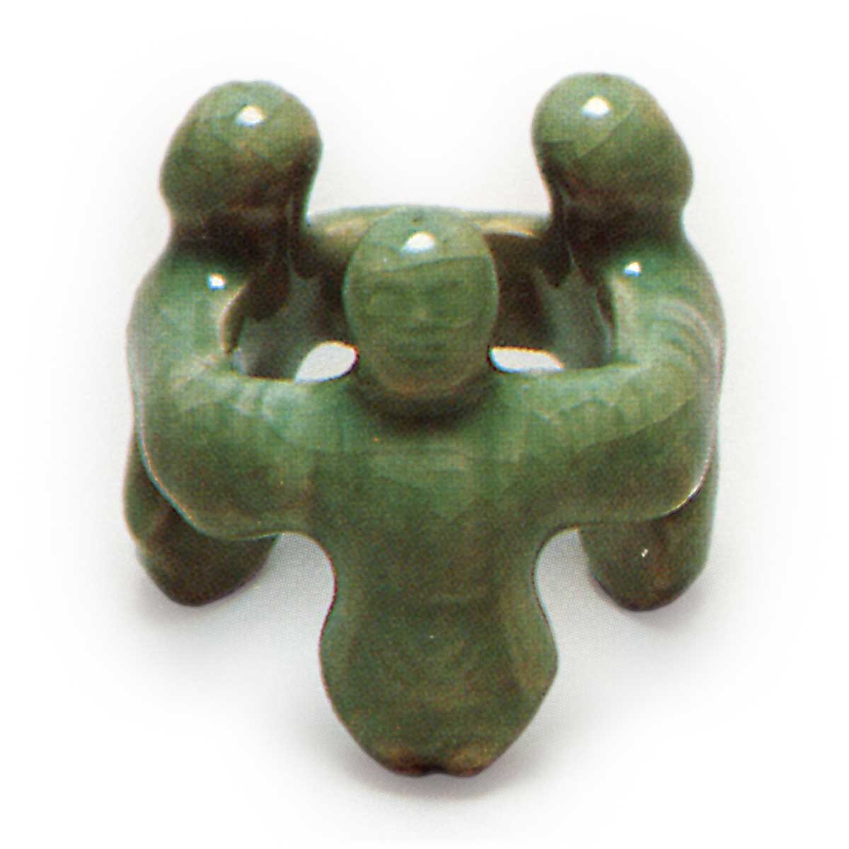 青磁三つ人形蓋置 せいじみつにんぎょうふたおき | 鶴田 純久の章 お話