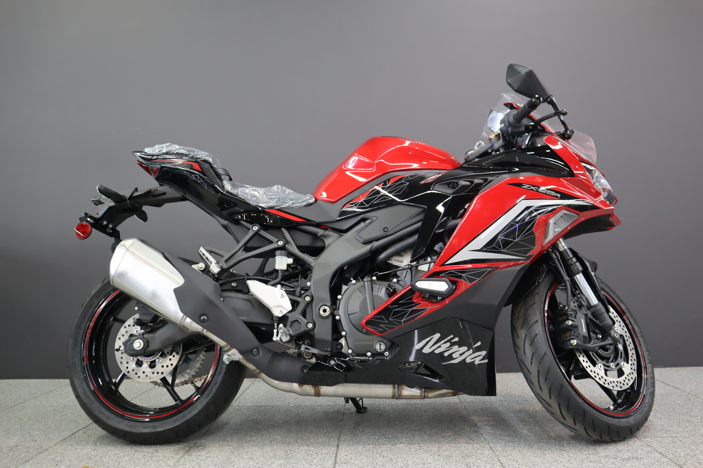 新車入荷！Ninja ZX-25R SE！店頭にて現車確認可能！ [最新情報] | U