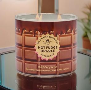 Bath & Body Works Hot Fudge Drizzle Candle | Mercari