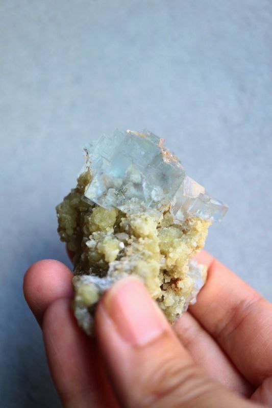 自然のままのワイルドな姿が魅力！大地のパワーを感じられる母岩付き