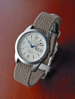 SPQR/スポール「マスターピース デイデイト」と一澤信三郎帆布の