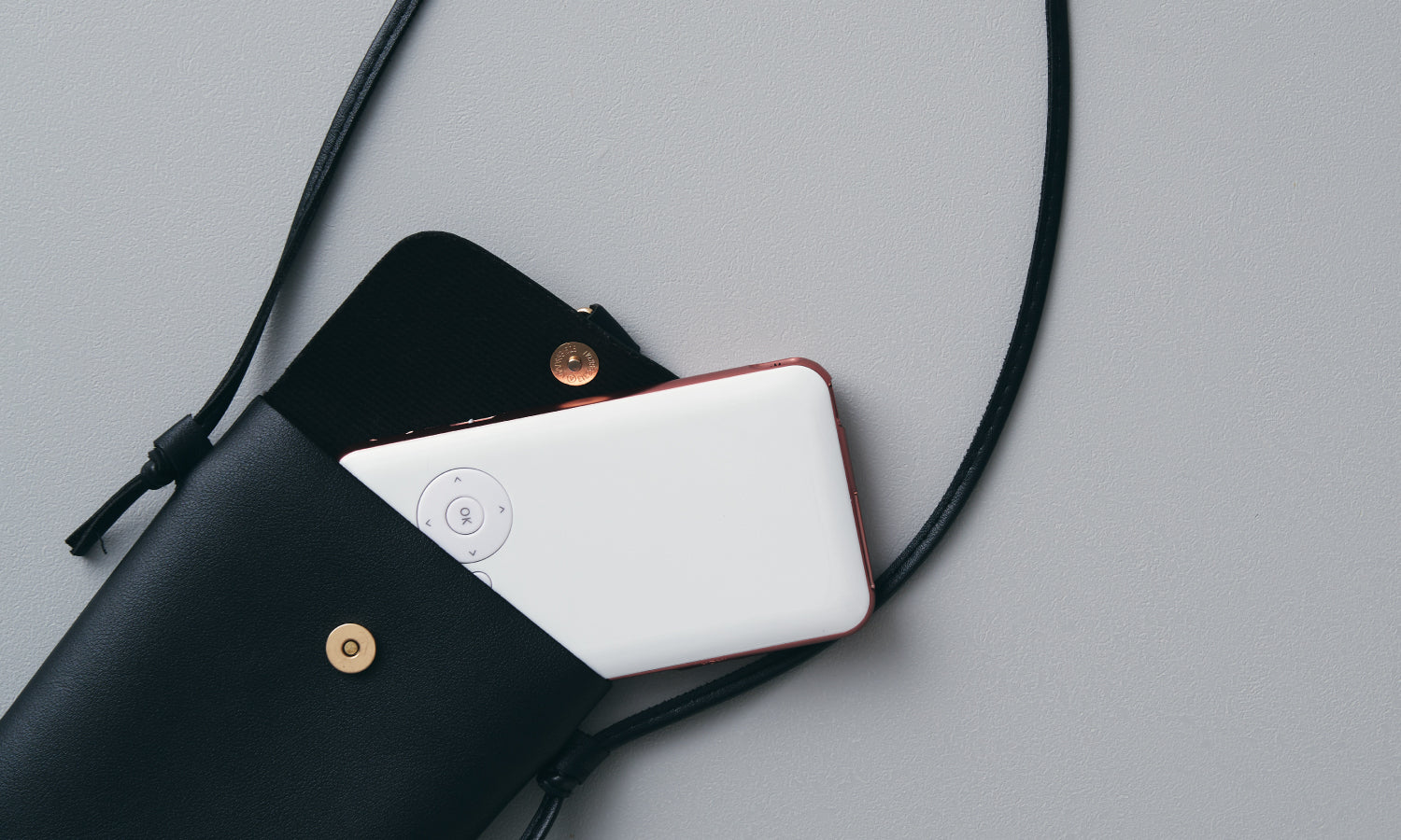 おしゃれX健康X時短家電 UENO-mono – モバイルプロジェクター KABĒNI