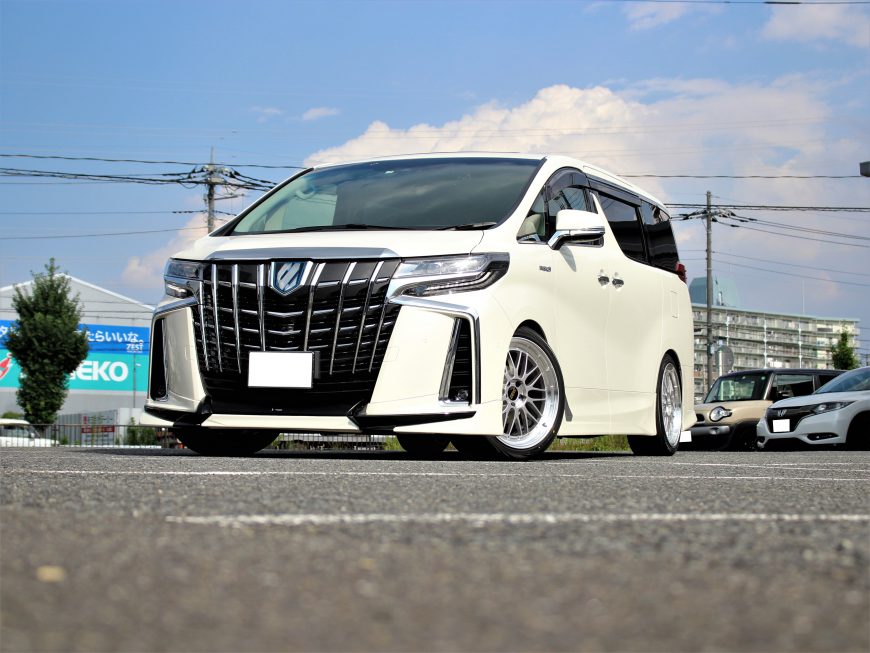 これ以上もこれ以下も無い。30アルファードにBBS LMという無敵の選択