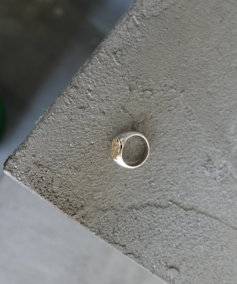 Briller Signet Round P Ring – un by Tomoyo Yoshida | 公式