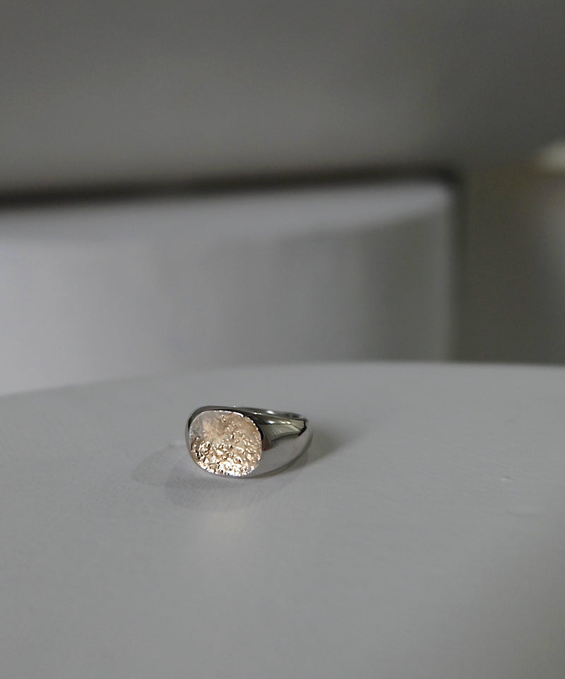Briller Signet Square P Ring – un by Tomoyo Yoshida | 公式