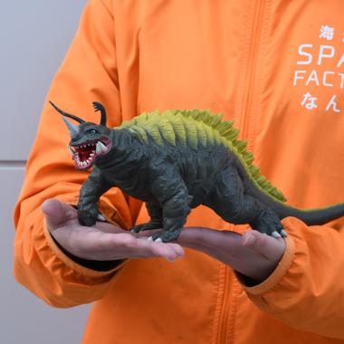 ネロンガ 1/200 ソフトビニール製組立キット 復刻版|海洋堂高知