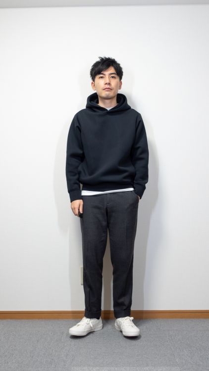 ユニクロの「ウルトラストレッチドライスウェットプルパーカ」を購入