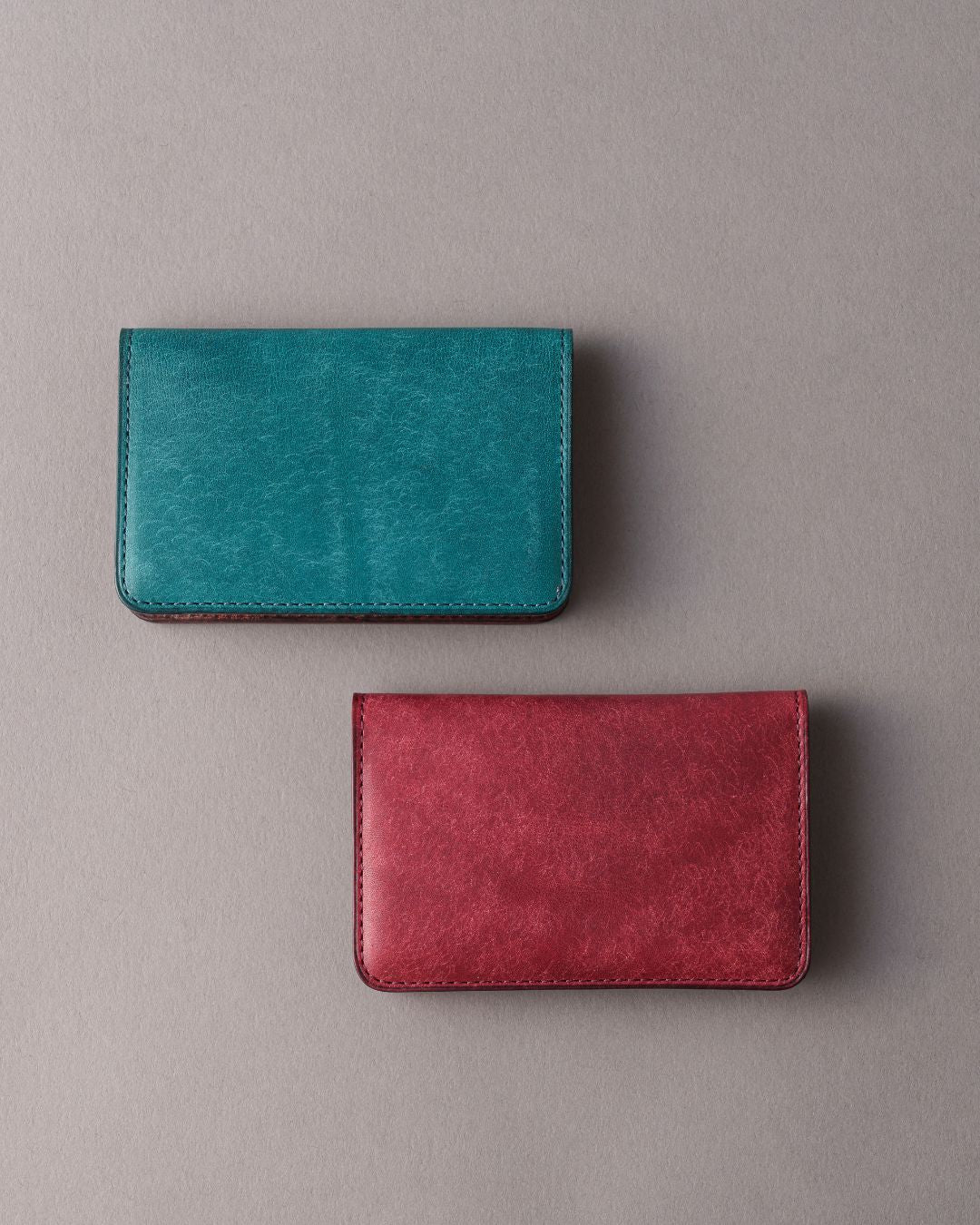 フォルムが美しい」名刺入れ／Pueblo バイカラー