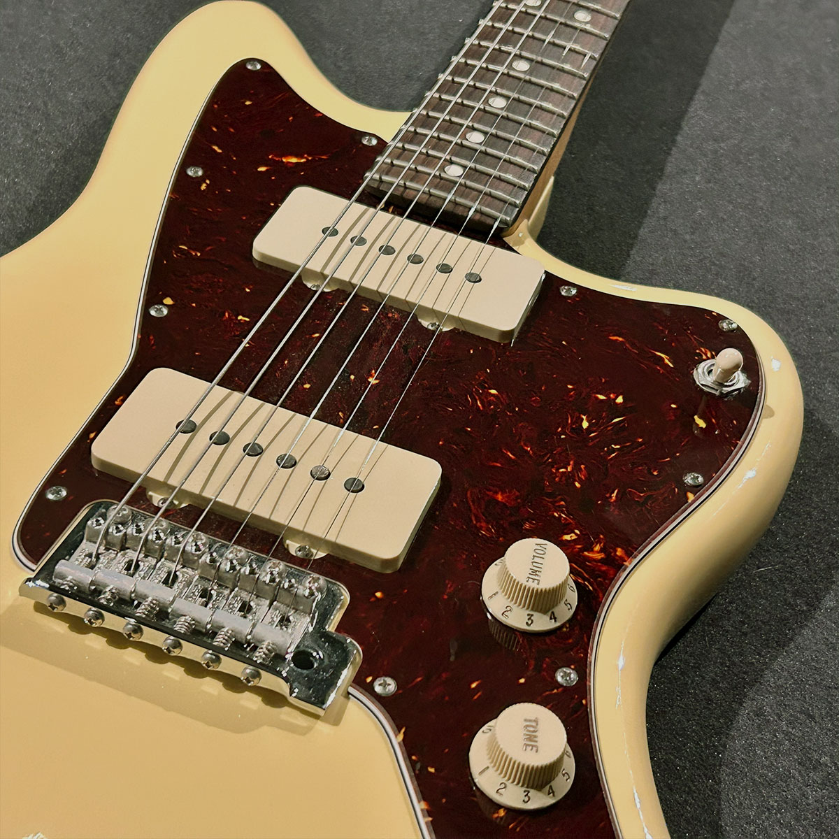 FENDER USA American Performer Jazzmaster Vintage White | UNTAKE