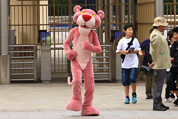 大きいピンクパンサーと小さいピンクバンサー - USJ与太話 | 最新情報