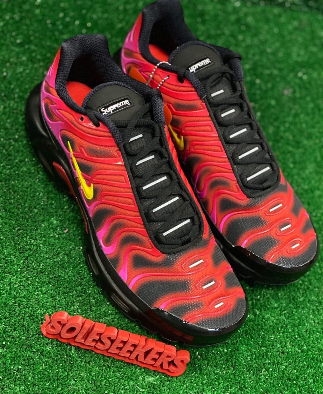 Supreme × Nike】Air Max Plus TNが国内10月29日/11月7日に発売予定