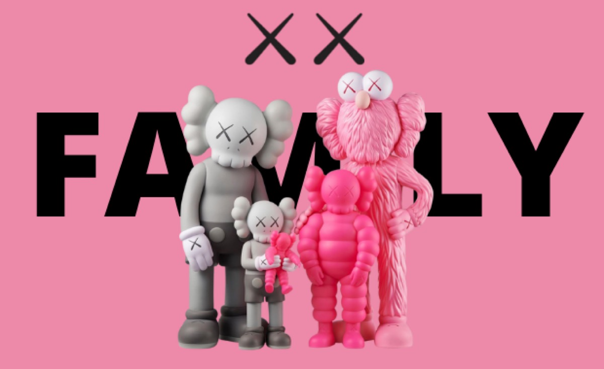 KAWS FAMILYの新作フィギュアが2月14日に発売 | UP TO DATE