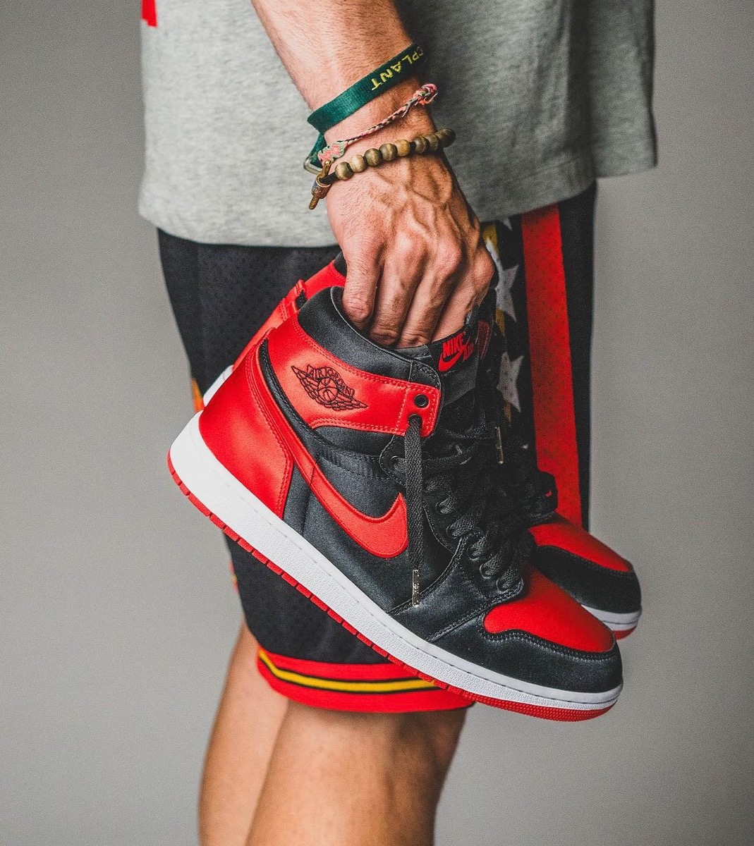 Nike Wmns Air Jordan 1 Retro High OG “Satin Bred”が国内1月4日に