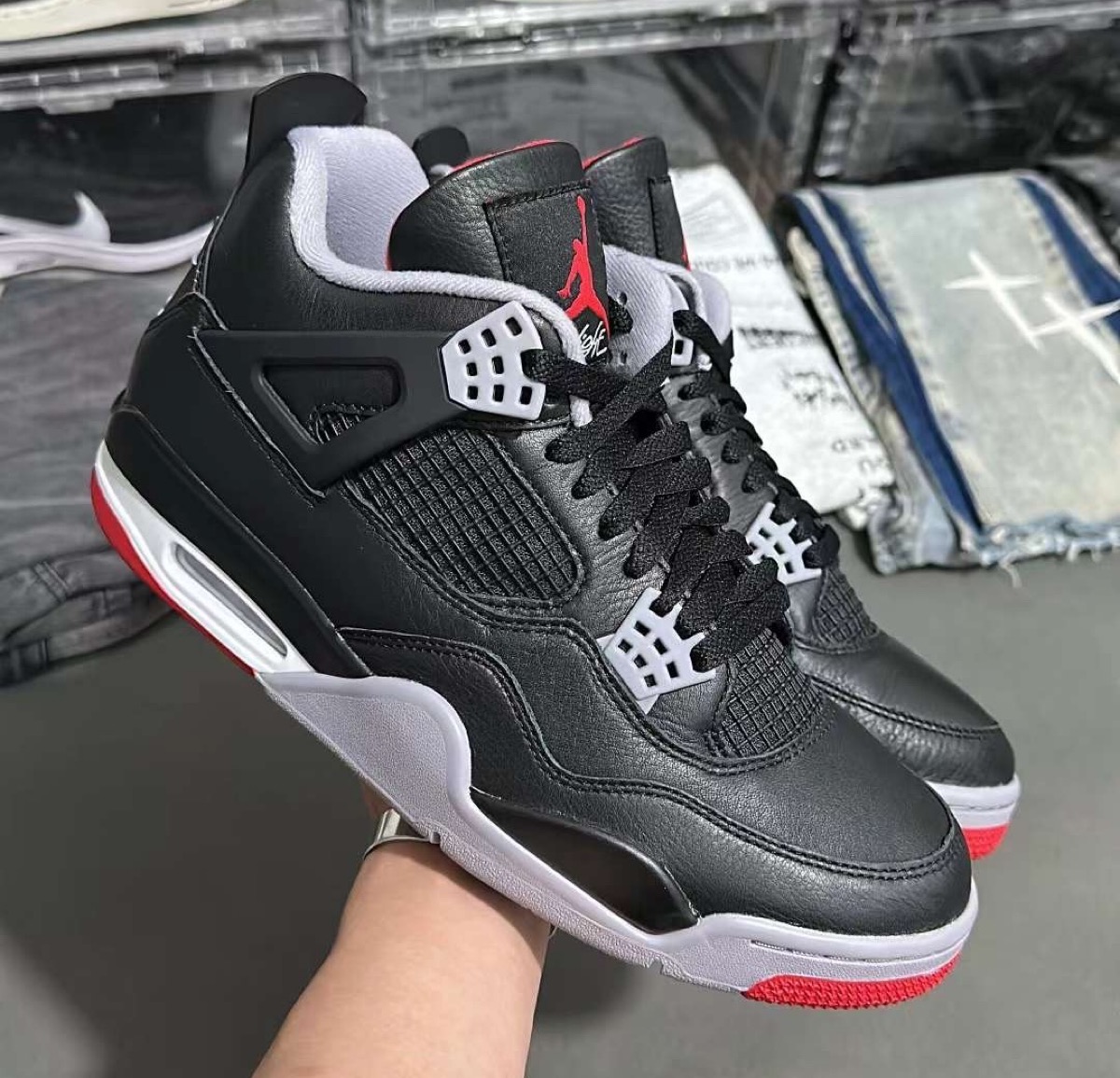Nike Air Jordan 4 Retro “Bred Reimagined”が国内順次発売［FV5029